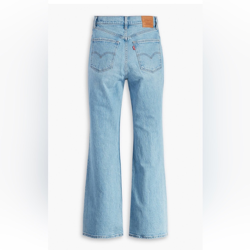 Levi’s Premium 70s High Flare Women’s Jeans with Distressed Details.